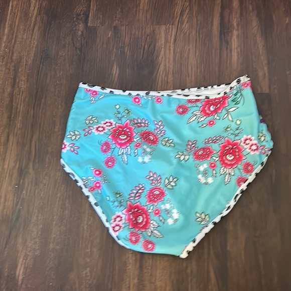 Amazon High Waisted Swim Bottoms - Size Medium - Picture 2 of 3
